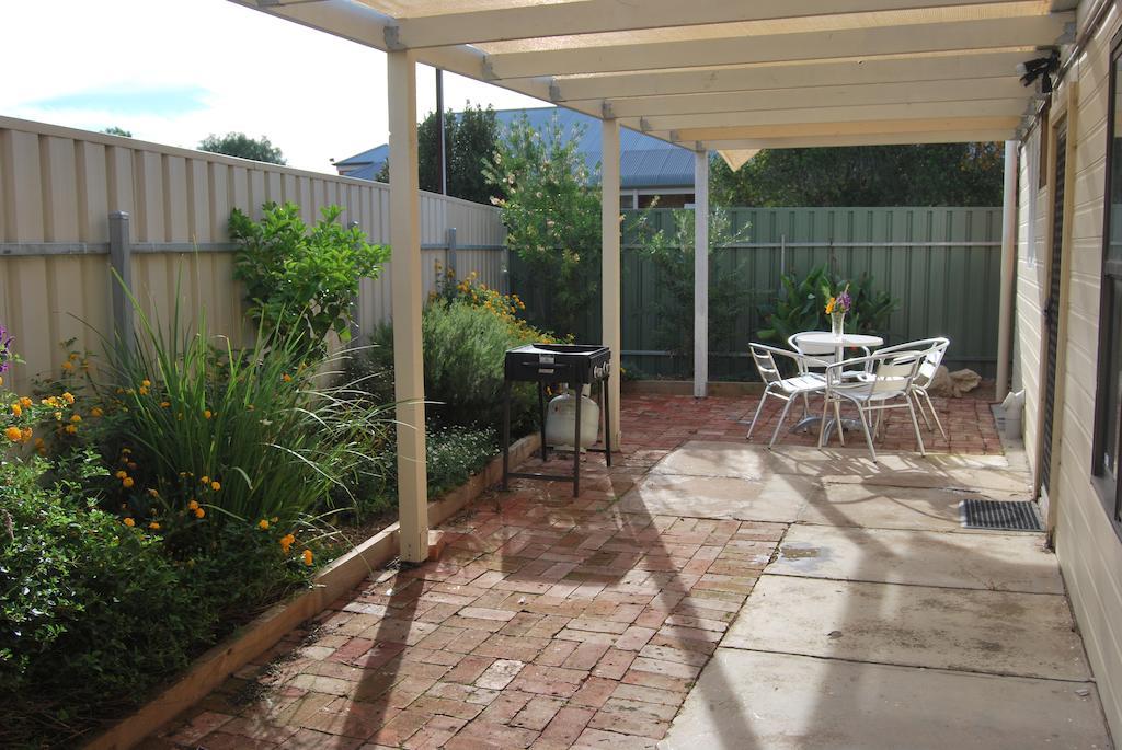 Jacaranda Cottage Murray Bridge Exteriör bild
